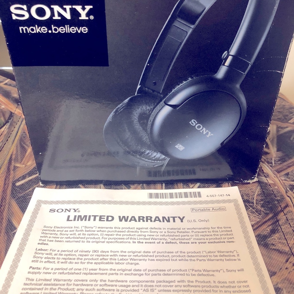 Sony MDR-NC8 headphones with noise canceling.